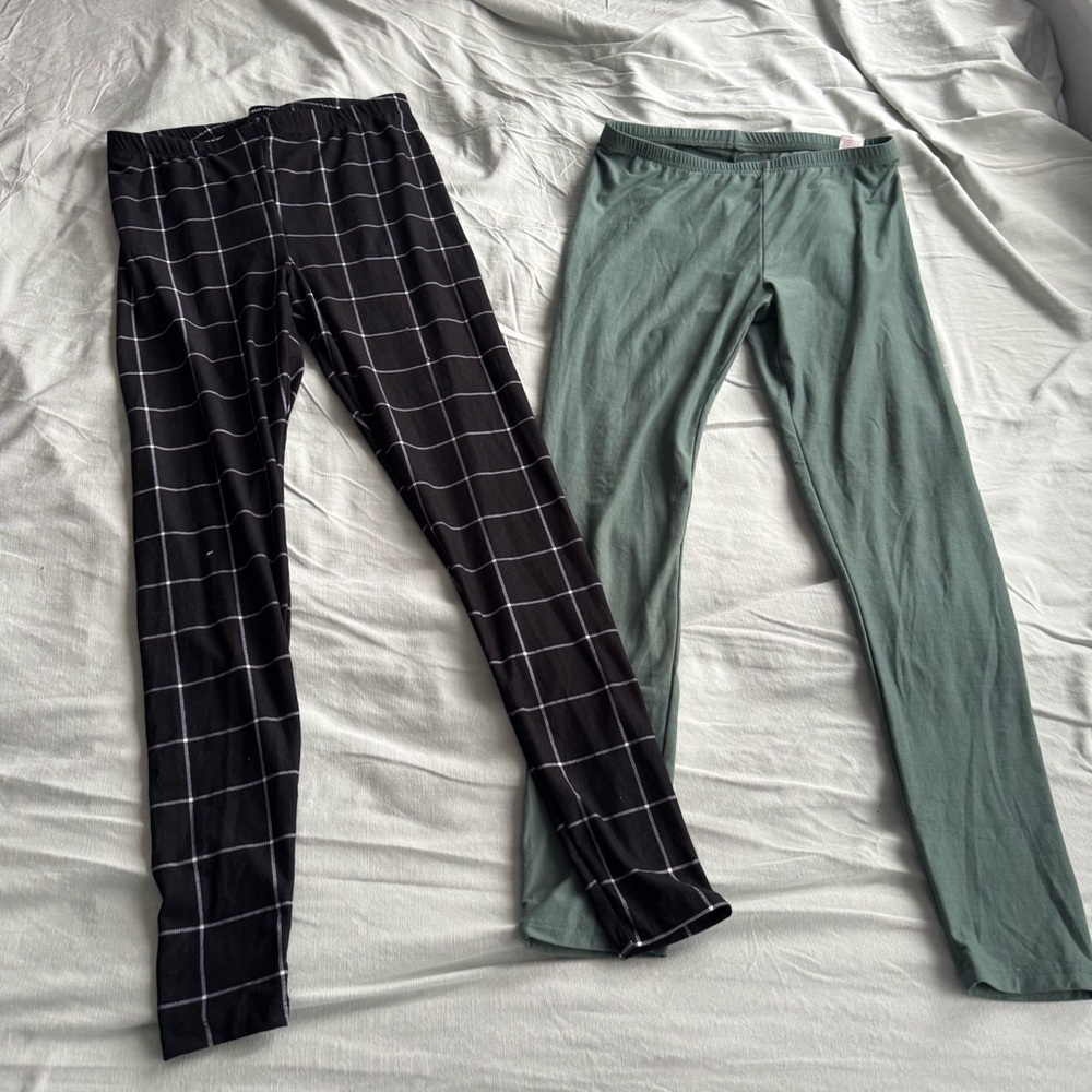 Bundle of two leggings sage green leggings black and white windowpain leggings - Picture 2 of 7